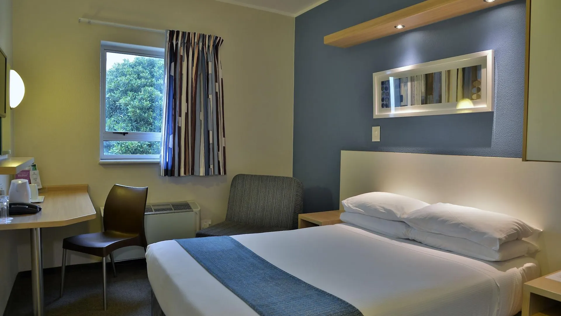 ** Hotel Road Lodge Cape Town International Airport South Africa