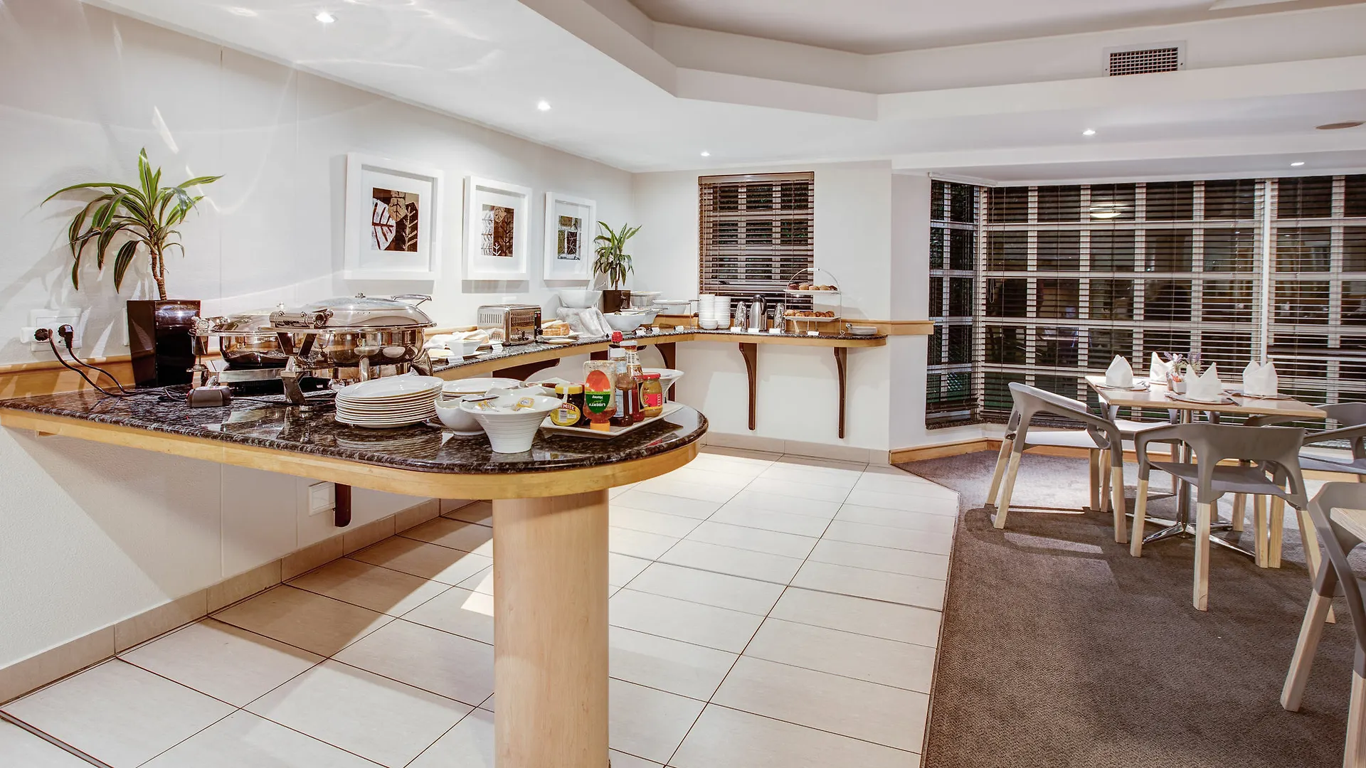 Road Lodge Cape Town International Airport